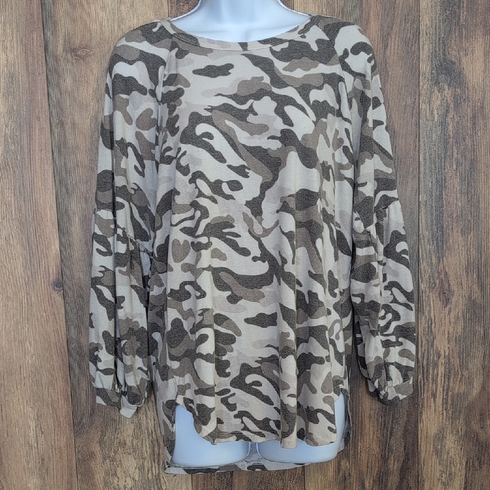 Crepas Camouflage Print Knit Top S                            R112